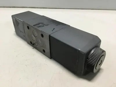 USED VICKERS DG4V-3-6C-M-U-HL7-60