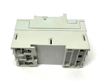 USED SIEMENS 3-POLE FUSE HOLDER CLASS CC