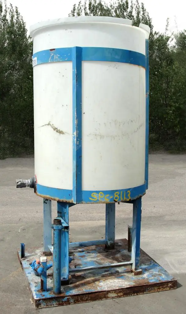 SPC8113  Tank 250 gallon vertical tank, poly, flat