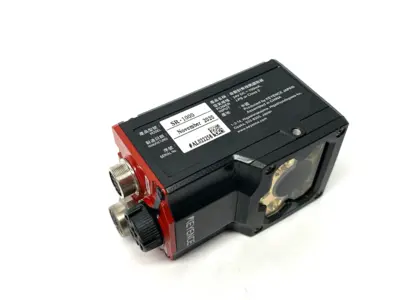 USED KEYENCE 1D AND 2D CODE READER, AUTOFOCUS TYPE, FIXED MOUNT