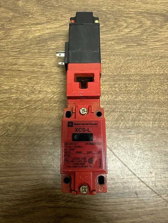 Used TELEMECHANIQUE XCS-L Miscellaneous Equipment (Electrical & Power) Ohio US | Surplus Asset Holdings #1239137