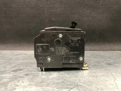 NEW SQUARE D QOB270