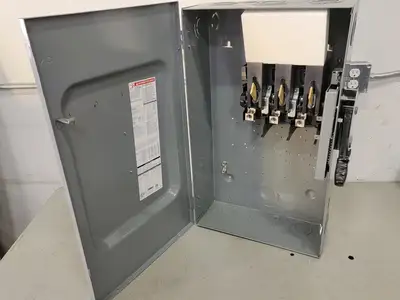 Used SQUARE D CHU364 Switchgears British Columbia CA | Lenmark #238832