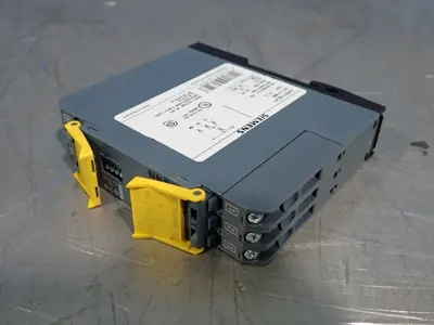 NEW SIEMENS 3SK11121BB40