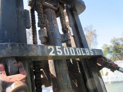 25000 lb. Clark #C500Y250, Forklift