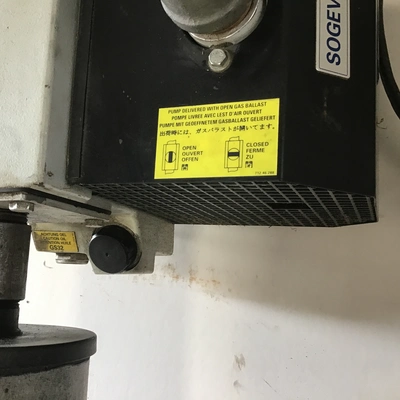 Leybold Sogevac SV4Q Rotary Vane Vacuum Pump – Model 9500549, Single-Stage Oil-Sealed