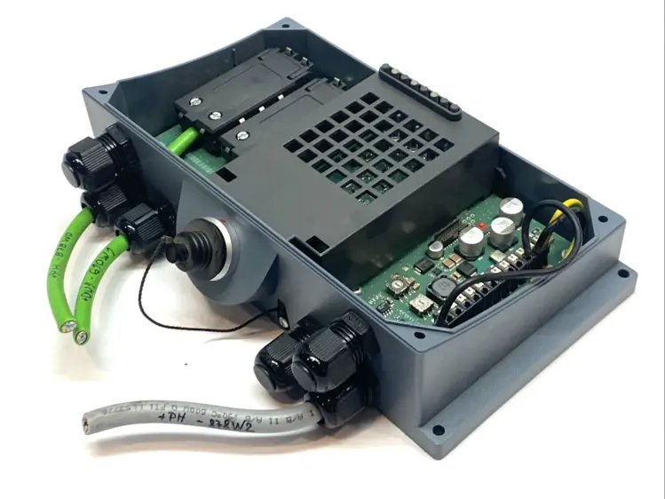 Used SIEMENS SIMATIC HMI MOBILE PANEL CONNECTION BOX Automation Control (HMI) | Maverick Industrial Sales #1099193
