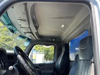 USED 2018 PETERBILT 579