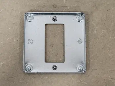 USED HUBBELL 8372