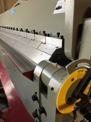 GMC HBB-1014, Hydraulic Brakes | Punch Press and Shear (3)