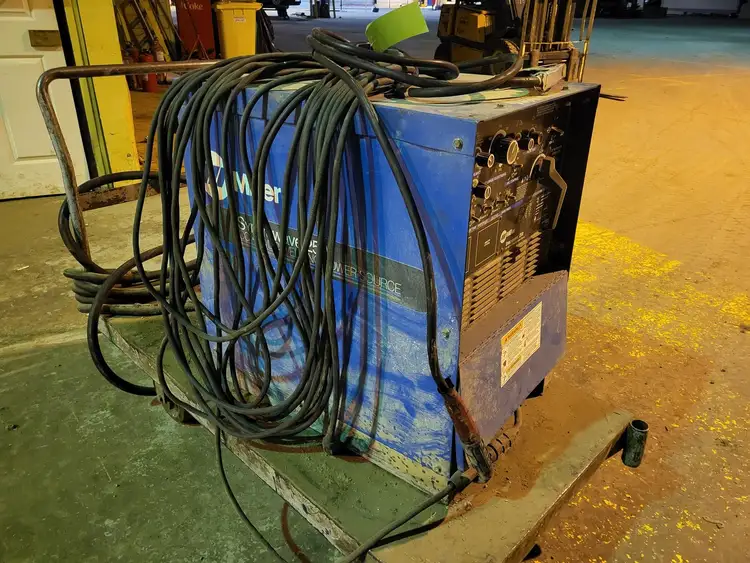 Used MILLER SYNCROWAVE 250 Tig Welders British Columbia CA | Lenmark #237610