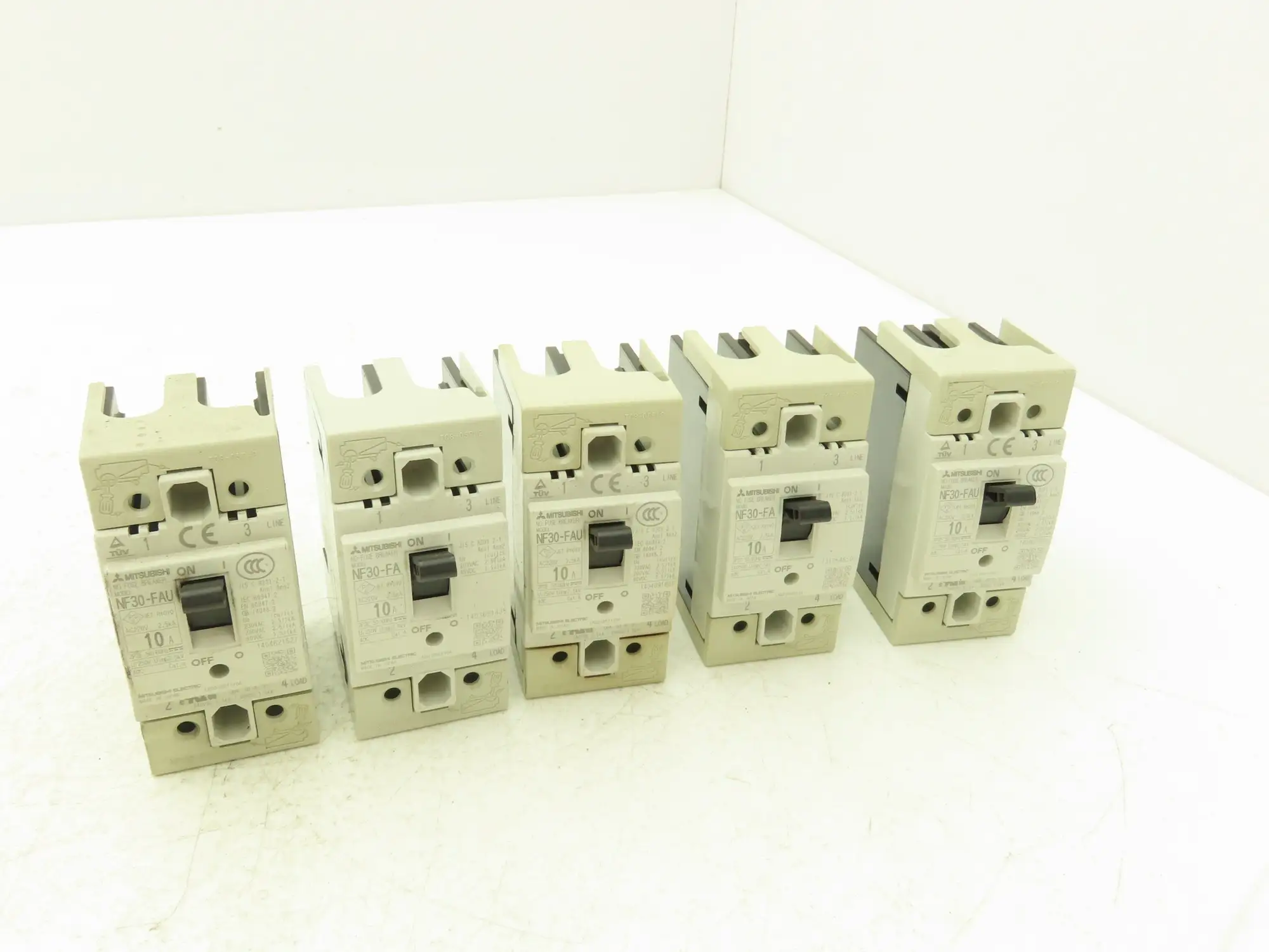 Mitsubishi NF30-FA 3-Pole No Fuse Circuit Breaker 10A 200-230V 3Ph Lot of 5