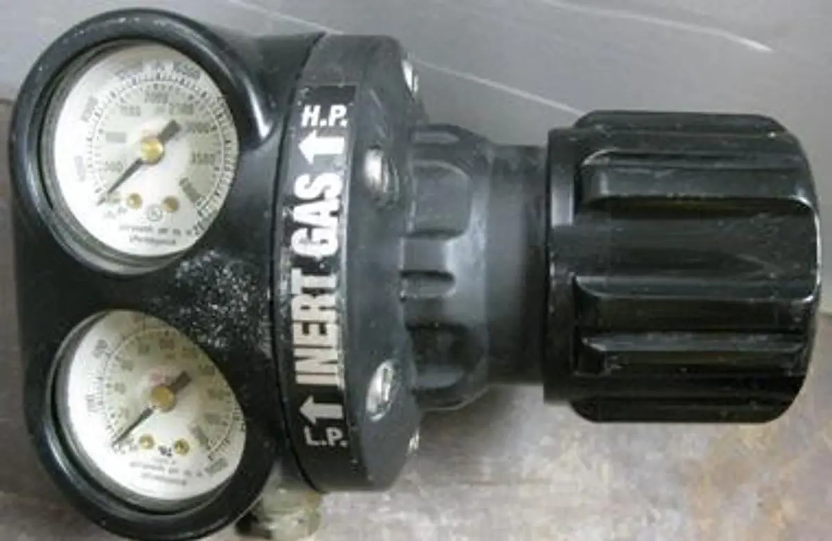 QTY. 1. VICTORY PROFESSIONAL EDGE SERIES REGULATOR...