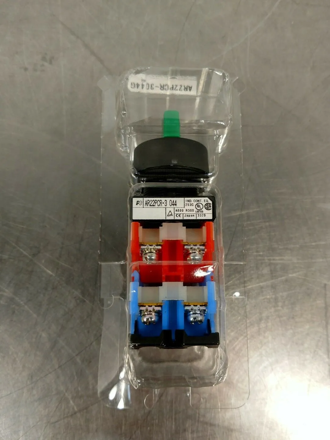FUJI ELECTRIC AR22PCR-3 044 Green Selector Switch 4A