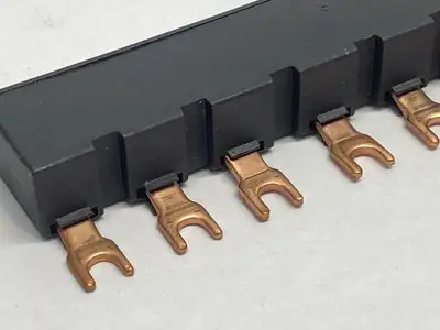 USED SIEMENS BUSBAR 3-PHASE 600VAC 65A