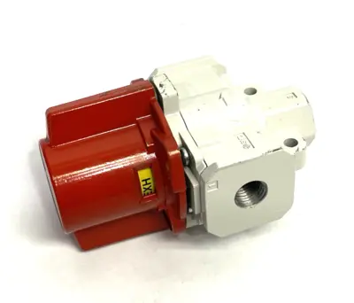 USED SMC SINGLE-ACTION LOCKOUT/RELIEF VALVE, 3-PORT, 15~150PSI, HAND OP.