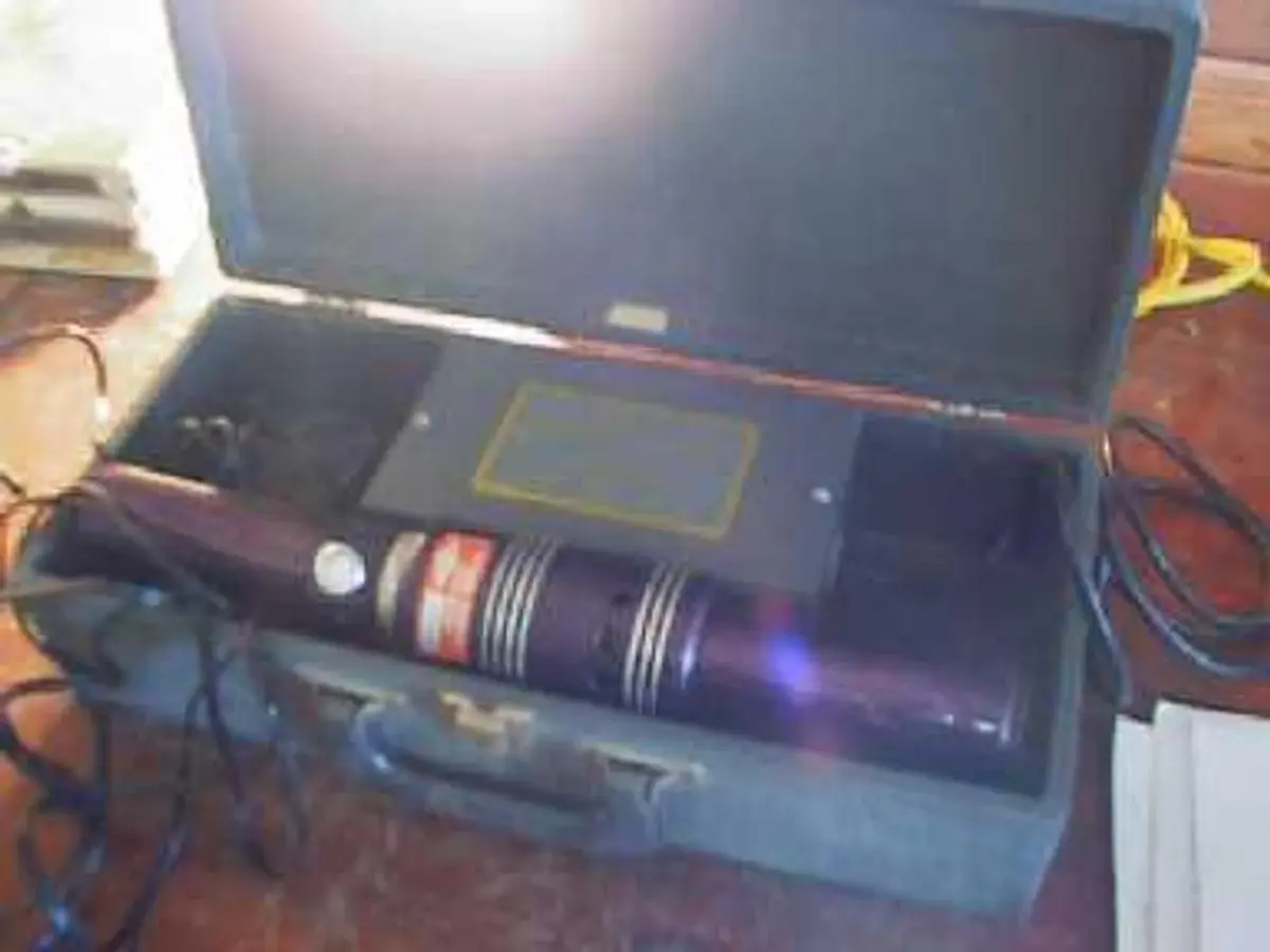 QTY. 1. EDNALITE CORP. PROJECTION POINTER MODEL 12...