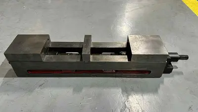 MACHINING CENTER VISE