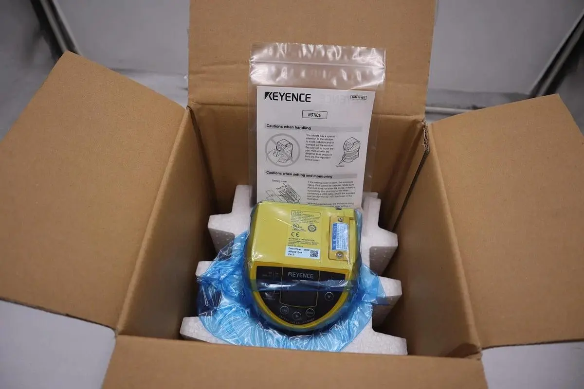 KEYENCE SZ-04M SAFETY LASER SCANNER SZ04M NEW IN BOX STOCK 4423A