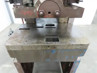 Federal Mechanical OBI Punch Press 32 Ton Air Brake Clutch 1-1/2" Stroke 7.5Hp