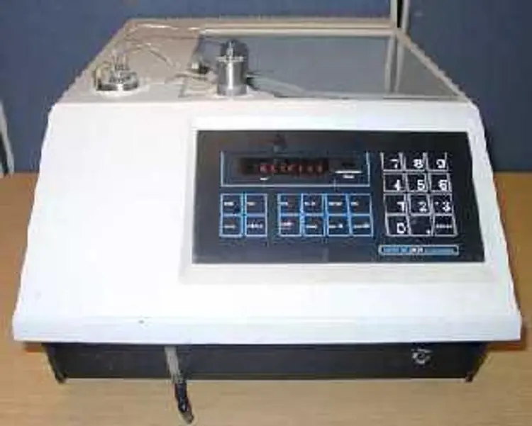 Used SPECTRA-PHYSICS AS-50 Lab Autosamplers Texas US | Bamko Surplus Process Equipment #939935