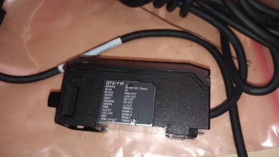 USED KEYENCE GT2-71P