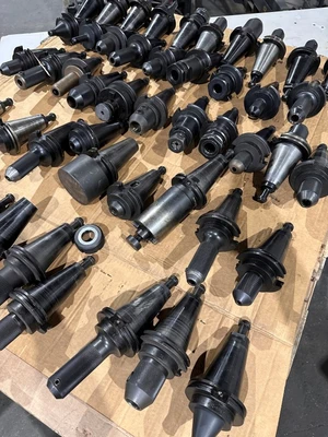 CAT 50 ASSORTED TOOLHOLDERS