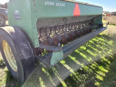 USED 1986 JOHN DEERE 8300