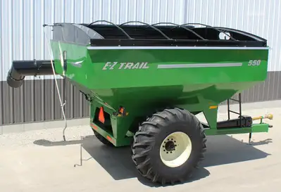 New | in-Stock 2025 E-Z TRAIL 550 Grain Carts Pennsylvania US | Zimmerman Farm Service #1409942