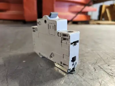 NEW CUTLER-HAMMER WMS1C02