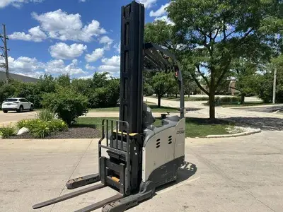 Used 2021 CROWN RM6095S-45 Reach Trucks Illinois US | Somerset Equipment Sales #1546188