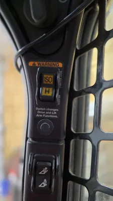 2022 BOBCAT T740 Skid Steer | Iron Listing (36)