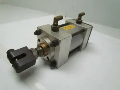 Used YATES _UNKNOWN_ Pneumatic Cylinders | Arrow Industrial #612480