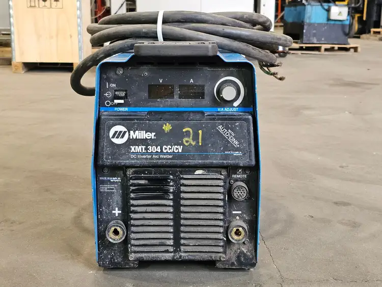 Used MILLER XMT 304 CC/CV Mig Welders British Columbia CA | Lenmark #1486871
