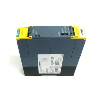 USED SIEMENS SIRIUS SAFETY RELAY, SPRING TYPE CRACKED BOTTOM CASING