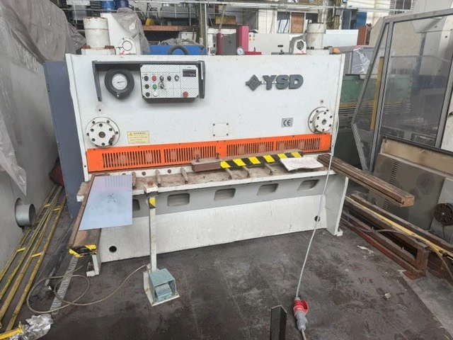 Used _UNKNOWN_ _UNKNOWN_ Sheet Metal Shears GB | Zebra Worldwide Machinery #1320786