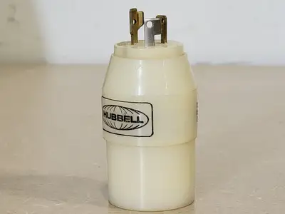 15A 125V Twist Lock Plug Adapter