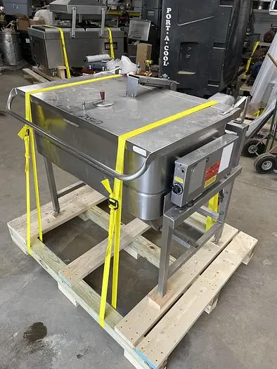 Used GROAN COMMERCIAL TILTING BRAISING PAN NHEP-4 Braising Pans Ohio US | Regal Equipment Inc #219100