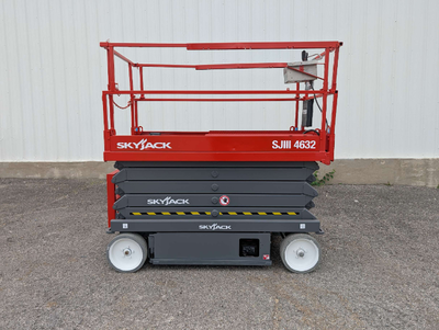 USED 2015 Skyjack SJ4632