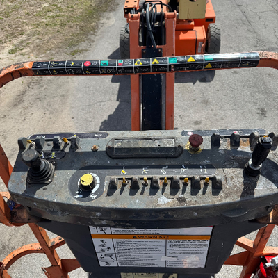 USED 2013 JLG E400AJPN