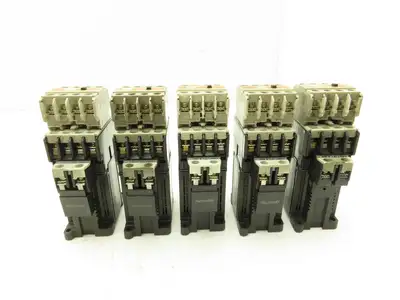 Fuji Electric SZ-A40 | SC-0/G Motor Starter 5Hp 600V 3Ph Coil 24VDC Lot of 5