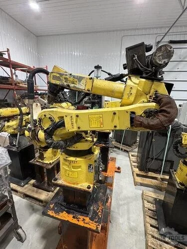 Used 2004 FANUC ARCMATE 100IB Robots Michigan US | RAB Industries, Inc. #184556