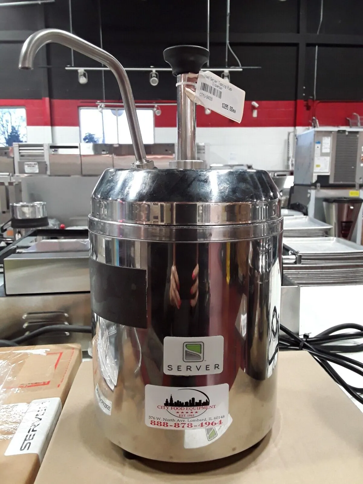 Used Server Topping Pump Dispenser - For Condiments, Sauces and Toppings