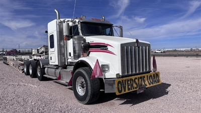 USED 2017 Kenworth T800B