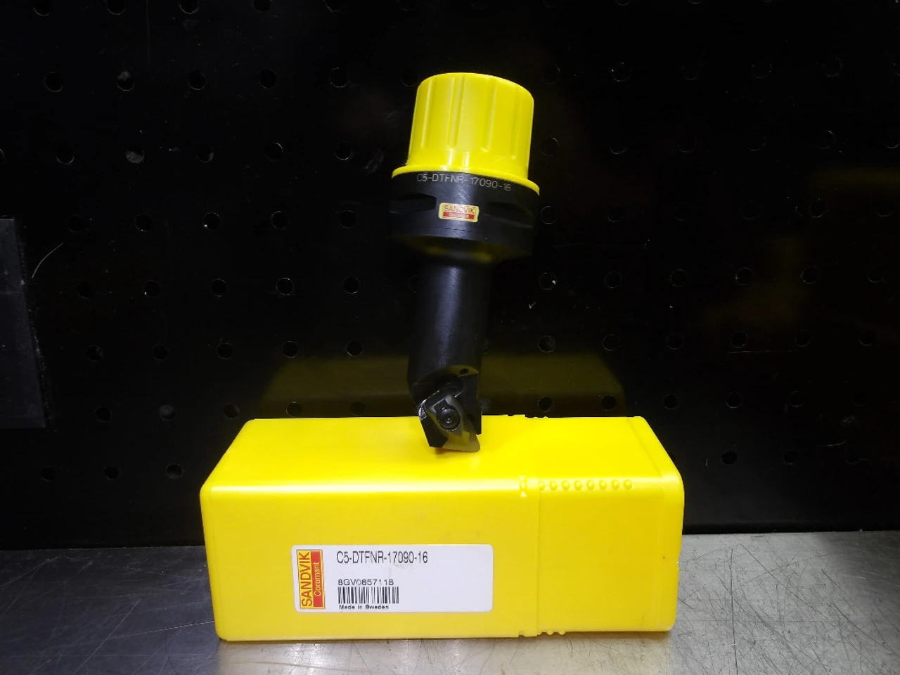 Sandvik Capto C5 32mm Coolant Thru Turning Head C5-DTFNR-17090-16 (LOC475)