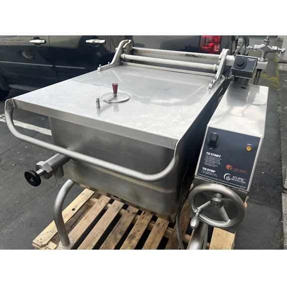 Used _UNKNOWN_ _UNKNOWN_ Braising Pans Washington US | Epic Foodwares #1557421