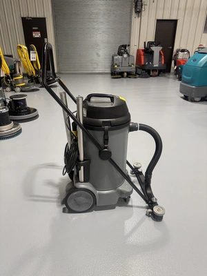 Karcher NT 48/1 Wet Vac w/Squeegee NEW
