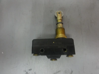 NEW HONEYWELL MICROSWITCH BZ-2RN784