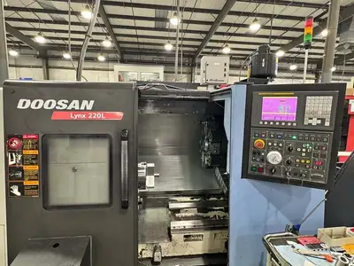 2007 DOOSAN LYNX 220L CNC Lathes | Toolquip, Inc. (2)
