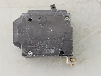 100 Amp, 2 Pole, 120/240 volts Circuit Breaker